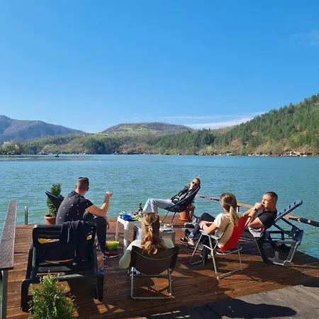 Apartament Kucica Na Jezeru Ovcarsko-kablarska Klisura Boat Access Only *